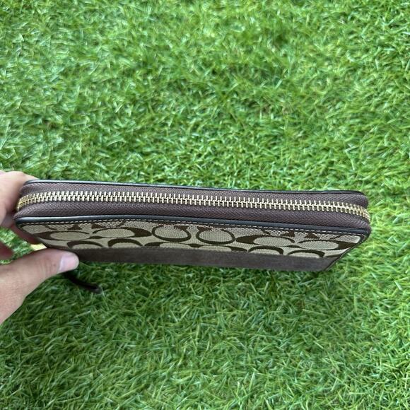 Coach‎ Brown Signature Lurex Stripe Legacy Accordion Zipper Wallet F0742-40753 - Picture 5 of 10